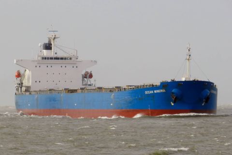 OCEAN MINERVA in IJmuiden, 6 dec 2015