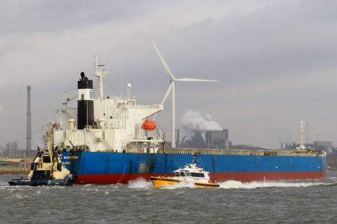 OCEAN MINERVA in IJmuiden, 6 dec 2015