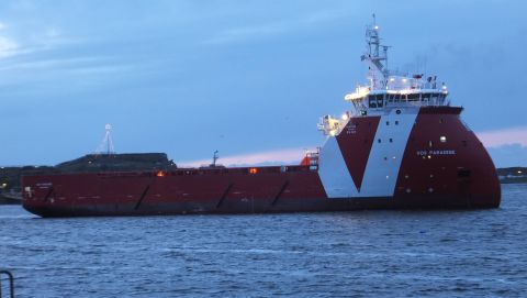 VOS PARADISE in IJmuiden, 11 dec 2015