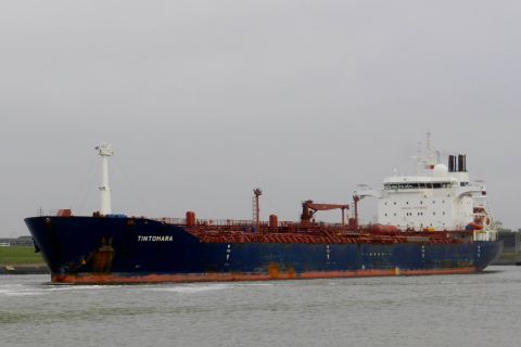 TINTOMARA in IJmuiden, 20 dec 2015