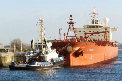LUCTOR in IJmuiden, 31 dec 2015