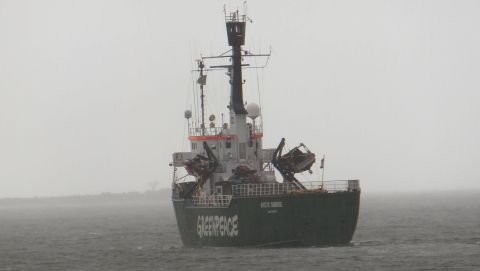 Arctic Sunrise in IJmuiden, 13 jan 2016