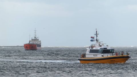 LADY NORA En AQUILA in IJmuiden, 17 jan 2016