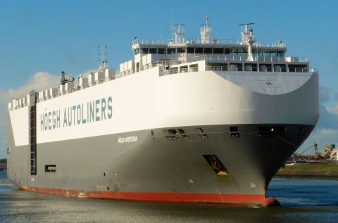 HOEGH AMSTERDAM in IJmuiden, 15 feb 2016