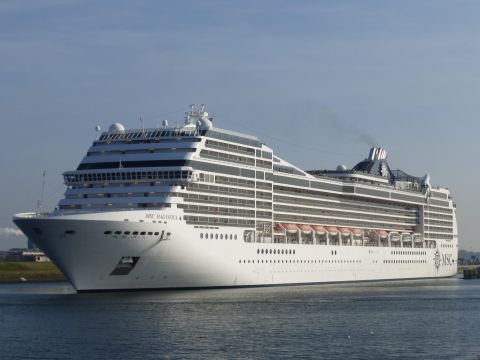 Msc Magnifica in IJmuiden, 4 okt 2014