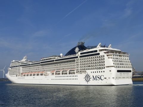 Msc Magnifica in IJmuiden, 4 okt 2014