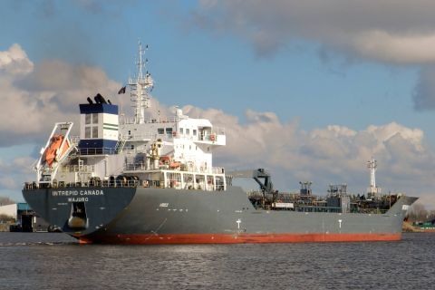 INTREPID CANADA in IJmuiden, 7 mrt 2016