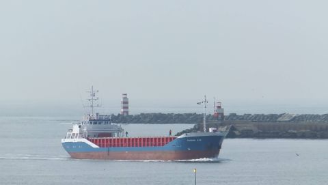 FLUVIUS AXE in IJmuiden, 1 apr 2016