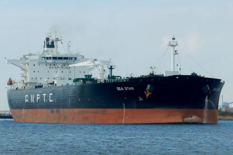 SEA STAR in IJmuiden, 8 apr 2016
