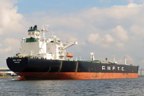SEA STAR in IJmuiden, 8 apr 2016