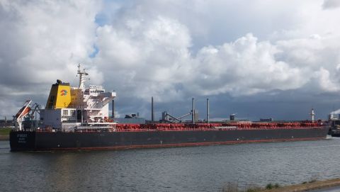 AP ARGOSY in IJmuiden, 17 apr 2016