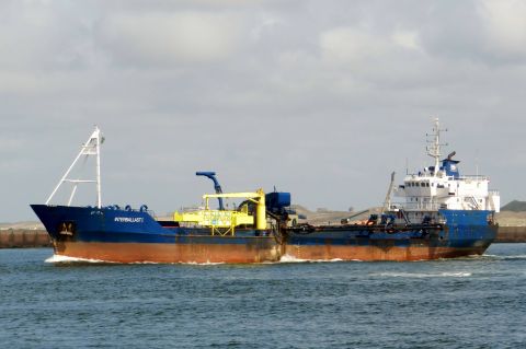 INTERBALLAST 1 in IJmuiden, 19 apr 2016