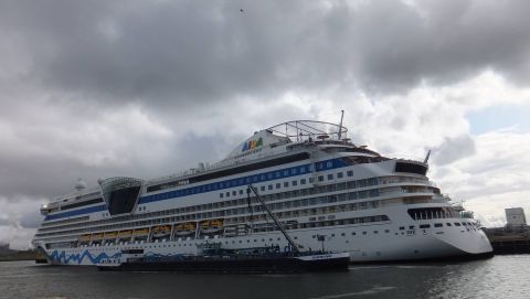AIDAluna in IJmuiden, 23 apr 2016