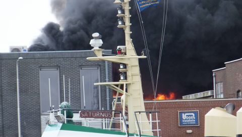 Brand In Havengebied IJmuiden 27-4-16 in IJmuiden, 27 apr 2016