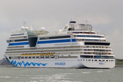AIDAsol in IJmuiden, 15 mei 2016
