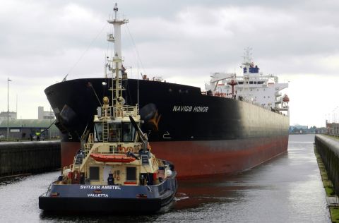 NAVIG8 HONOR in IJmuiden, 21 mei 2016