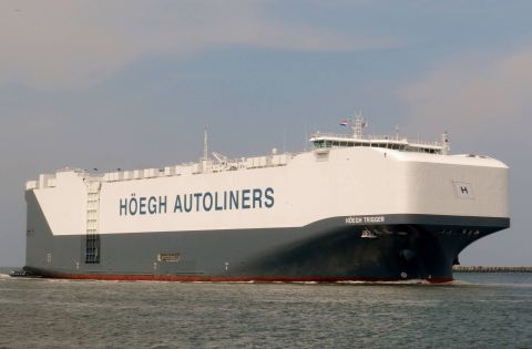 HOEGH TRIGGER in IJmuiden, 27 mei 2016