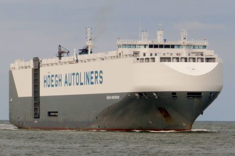 HOEGH AMSTERDAM in IJmuiden, 19 jun 2016