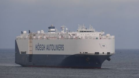 HOEGH JEDDAH in IJmuiden, 29 jul 2016