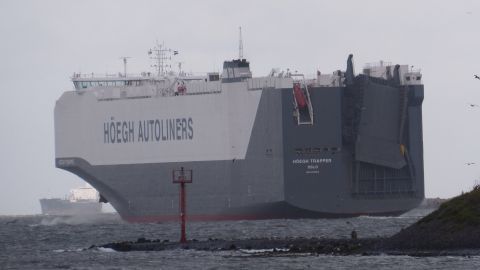 HOEGH TRAPPER in IJmuiden, 4 aug 2016