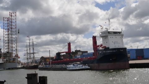 SYMPHONY SEA in IJmuiden, 8 aug 2016