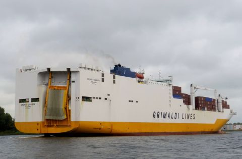 GRANDE LUANDA in IJmuiden, 22 aug 2016