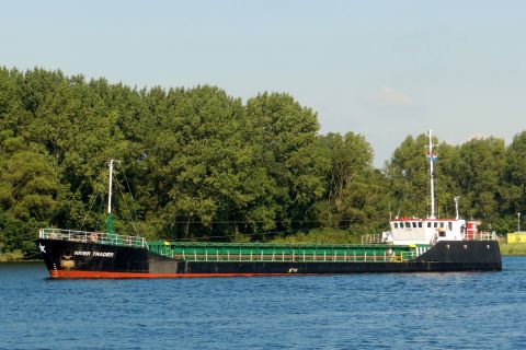RIVER TRADER in IJmuiden, 1 sep 2016