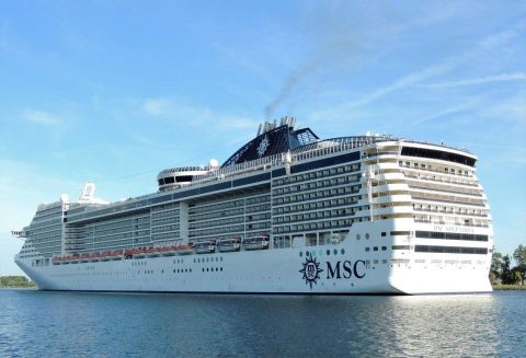 MSC SPLENDIDA in IJmuiden, 10 sep 2016