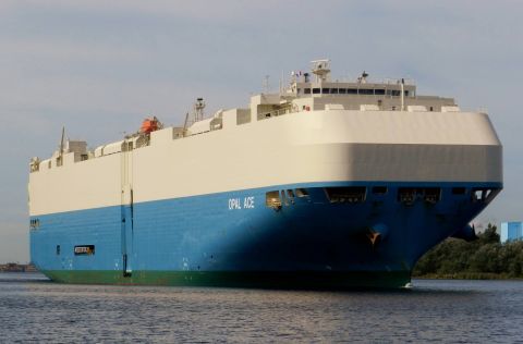 OPAL ACE in IJmuiden, 10 sep 2016