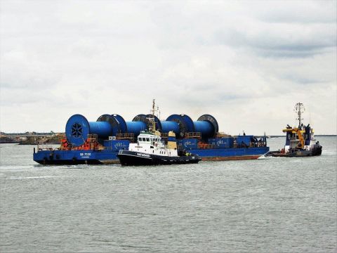 DUTCH PEARL En SB 7020 in IJmuiden, 7 okt 2016