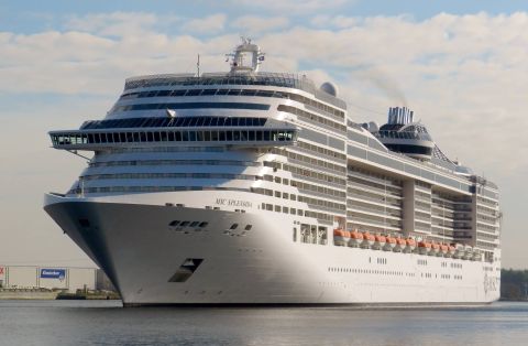 MSC SPLENDIDA in IJmuiden, 0810-2016