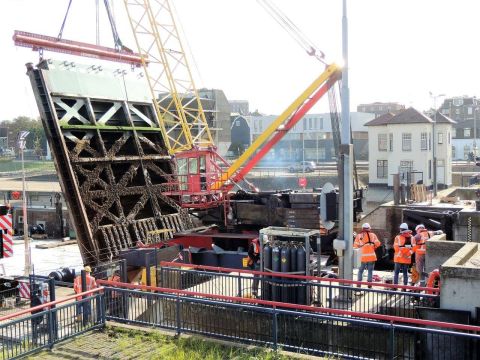 Wisseling Deuren Zuidersluis IJmuiden 19-10-16 in IJmuiden, 19 okt 2016