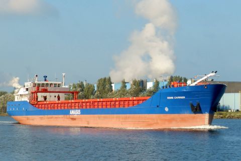 EEMS CARRIER in IJmuiden, 22 okt 2016