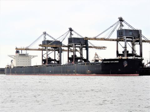 FRONTIER EXPLORER in IJmuiden, 4 mrt 2017