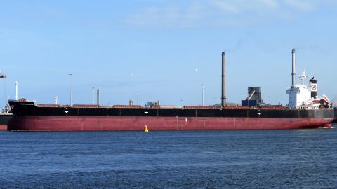 YM ENDEAVOUR in IJmuiden, 11 apr 2017