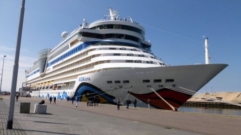 AIDAluna in IJmuiden, 29 apr 2017