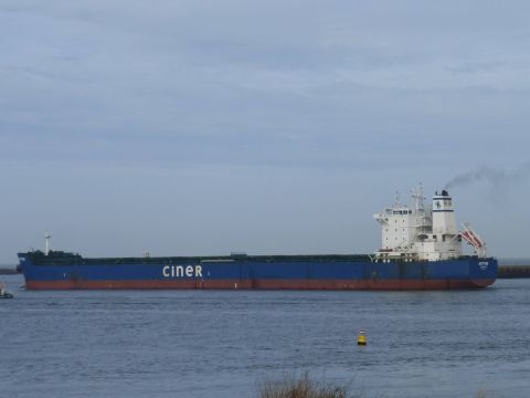 ARTVIN in IJmuiden, 5 mrt 2015
