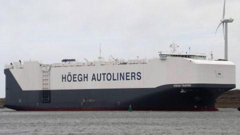 HOEGH TRAPPER in IJmuiden