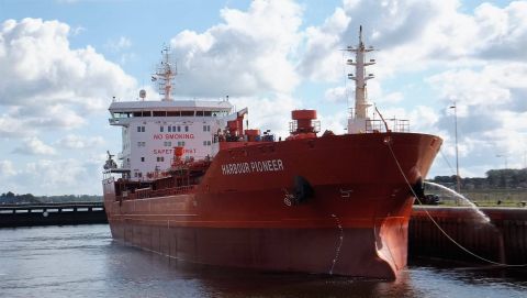 HARBOUR PIONEER in IJmuiden