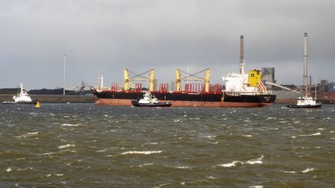 Bulkcarrier PRETTY IVY Losgeslagen In IJmuiden in IJmuiden, 18 jan 2018