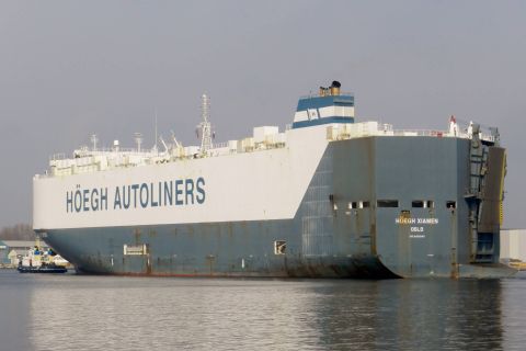 Hoegh Xiamen in IJmuiden, 24 mrt 2015