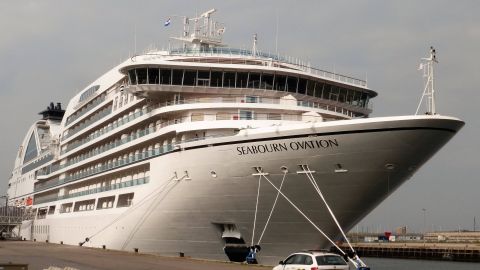 SEABOURN OVATION in IJmuiden, 9 jun 2018