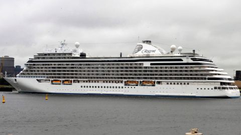 SEVEN SEAS EXPLORER in IJmuiden, 14 jun 2018