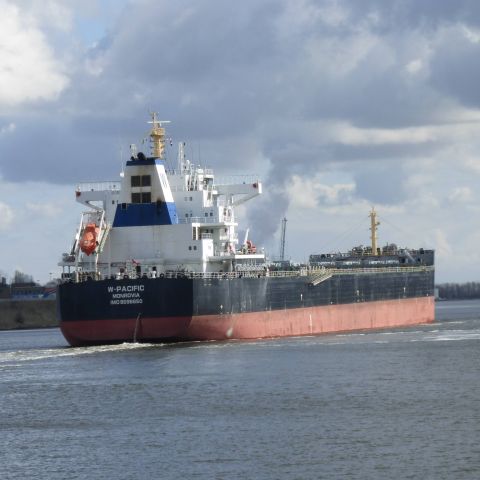 W-pacific in IJmuiden, 4 apr 2015