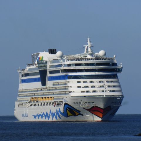 AIDAluna in IJmuiden, 5 apr 2015
