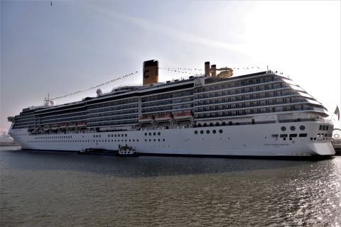 COSTA MEDITERRANEA in IJmuiden, 7 apr 2019