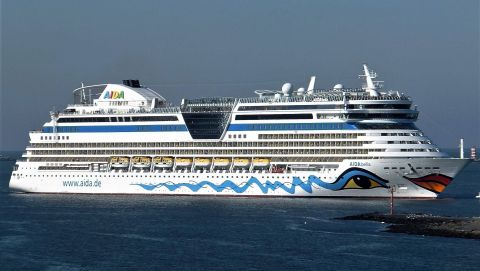 AIDAbella in IJmuiden