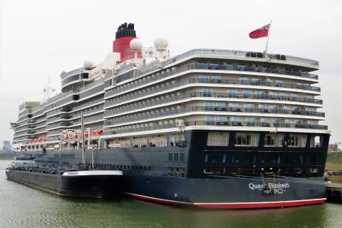 QUEEN ELIZABETH in IJmuiden, 6 okt 2019