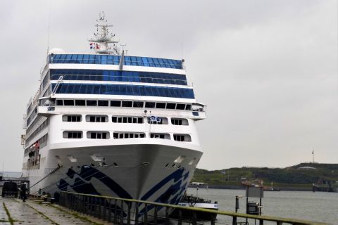 PACIFIC PRINCESS in IJmuiden, 6 okt 2019