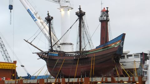 Traveller in IJmuiden, 22 apr 2015